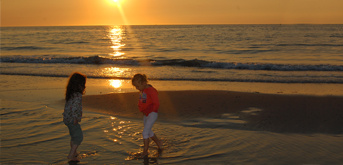 Kinder am Strand